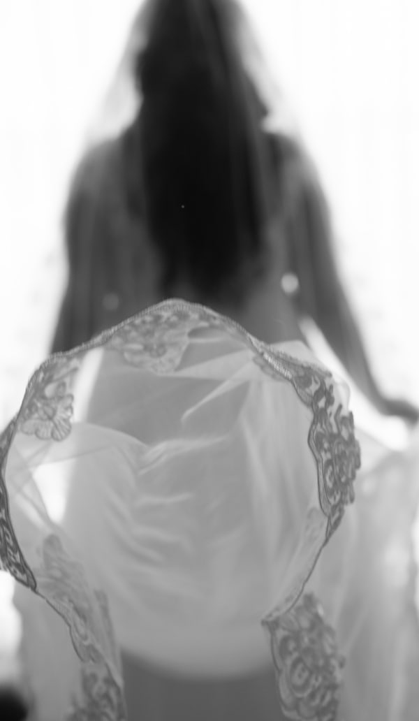 Hawaii wedding photography at The Kahala Hotel by Visionari