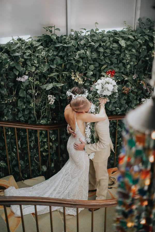 Hawaii wedding photography at The Kahala Hotel by Visionari