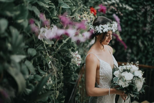 Hawaii wedding photography at The Kahala Hotel by Visionari