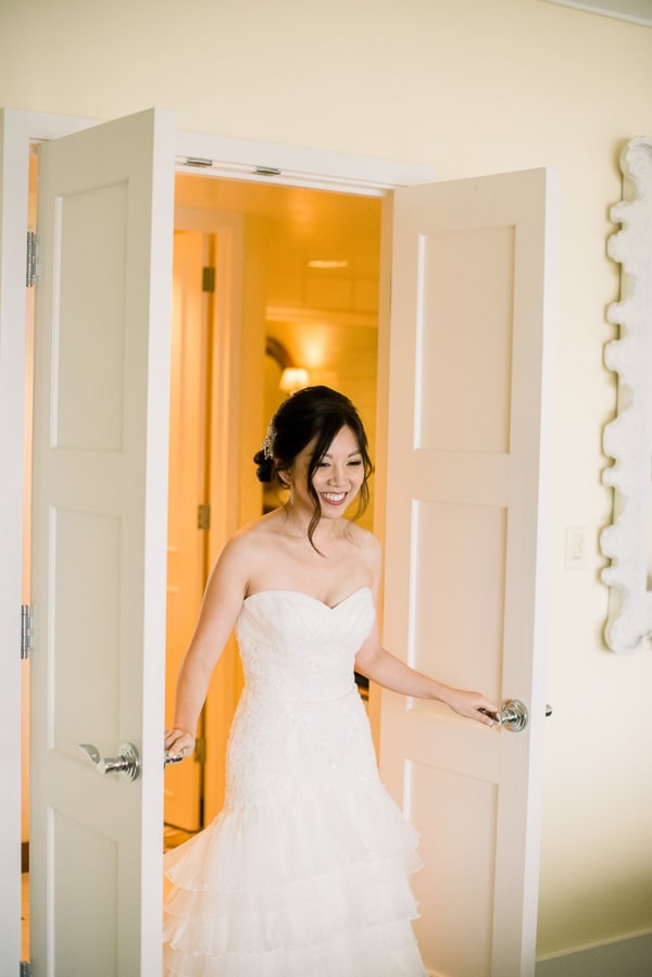 Hawaii wedding photography at The Kahala Hotel by Visionari