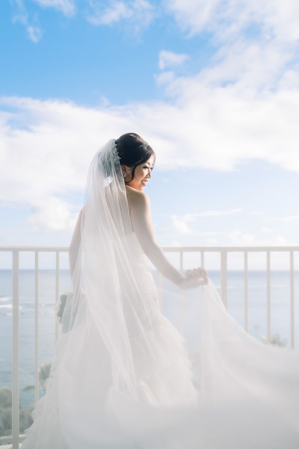 Hawaii wedding photography at The Kahala Hotel by Visionari