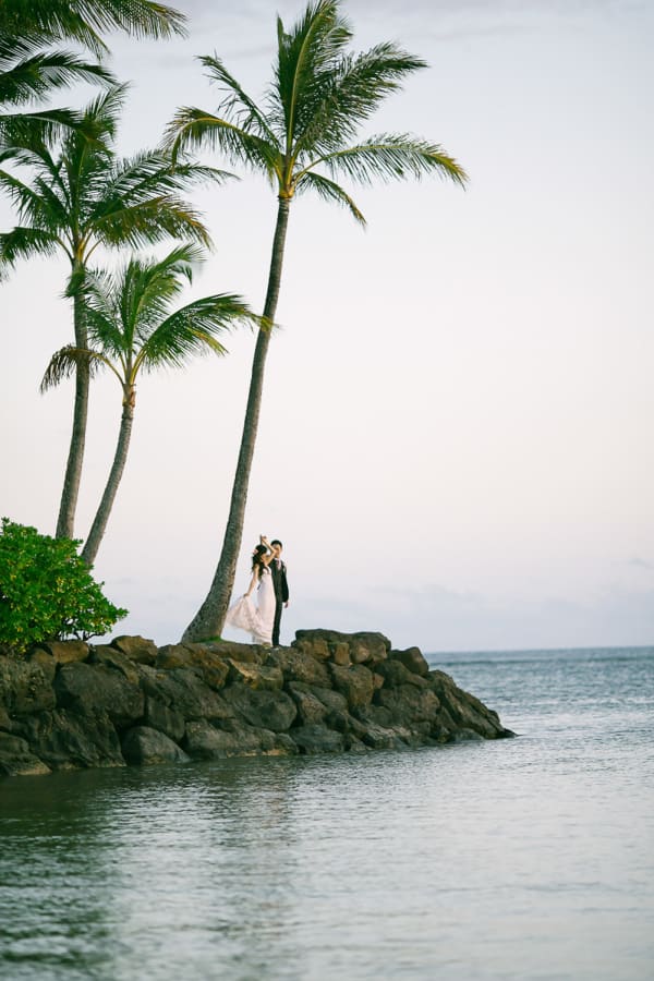 Hawaii wedding photography at The Kahala Hotel by Visionari