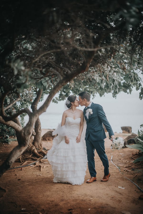 Hawaii wedding photography at The Kahala Hotel by Visionari