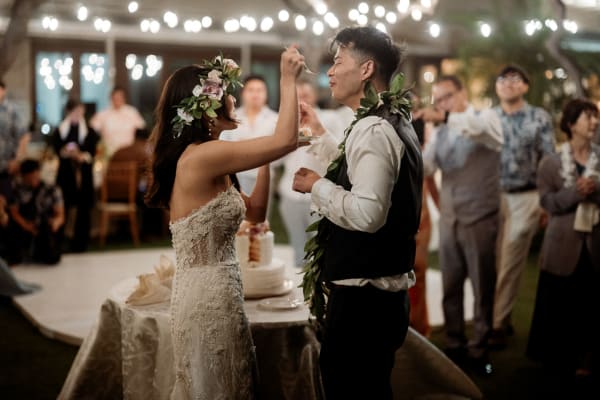 Hawaii wedding photography at The Kahala Hotel by Visionari