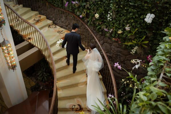 Hawaii wedding photography at The Kahala Hotel by Visionari