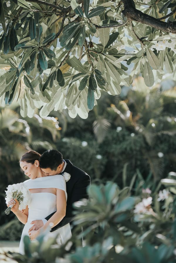 Hawaii wedding photography at The Kahala Hotel by Visionari
