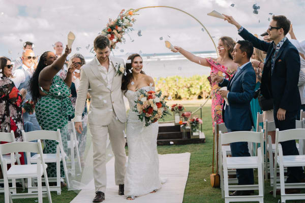 Hawaii wedding photography at The Kahala Hotel by Visionari