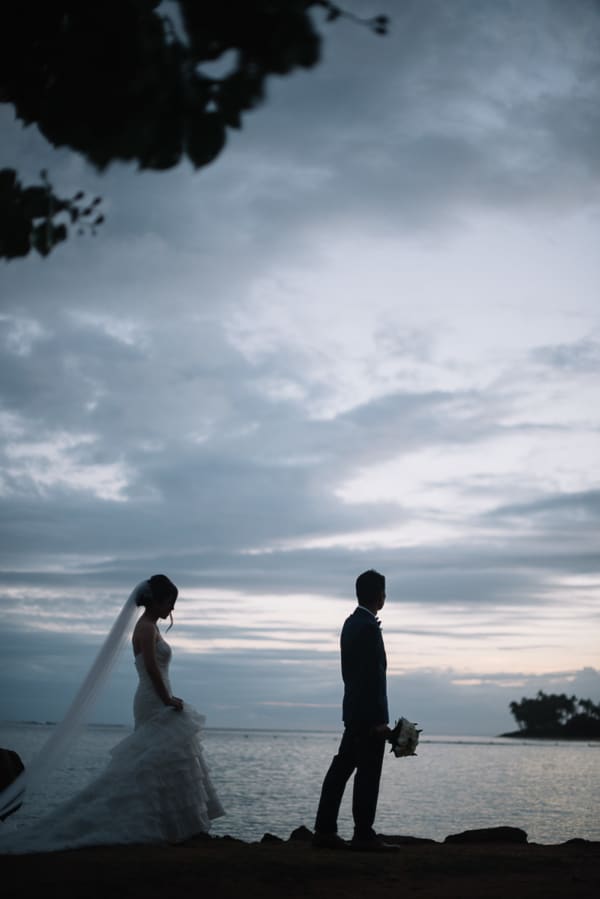 Hawaii wedding photography at The Kahala Hotel by Visionari