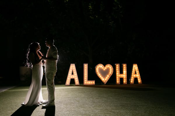 Hawaii wedding photography at Aulani by Visionari