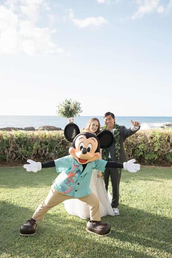 Hawaii wedding photography at Aulani by Visionari