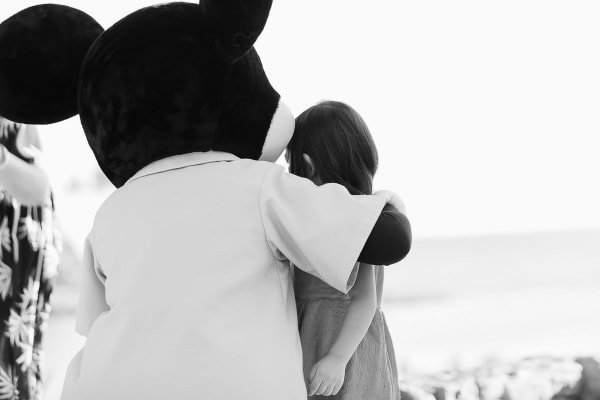 Hawaii wedding photography at Aulani by Visionari