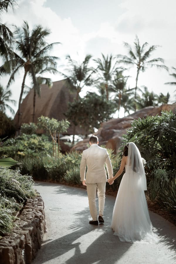 Hawaii wedding photography at Aulani by Visionari