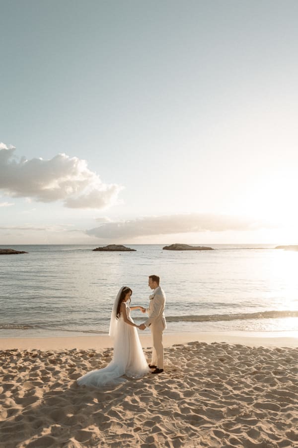 Hawaii wedding photography at Aulani by Visionari
