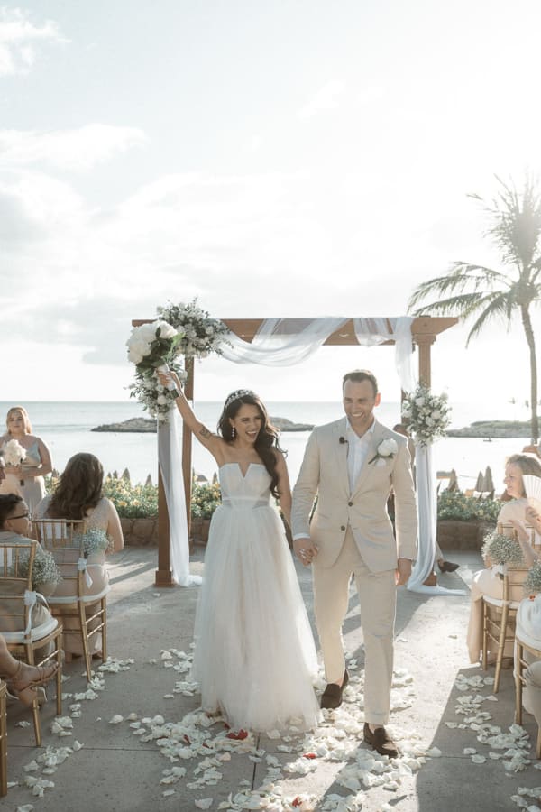 Hawaii wedding photography at Aulani by Visionari