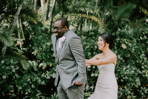 Hawaii wedding photography at Aulani by Visionari