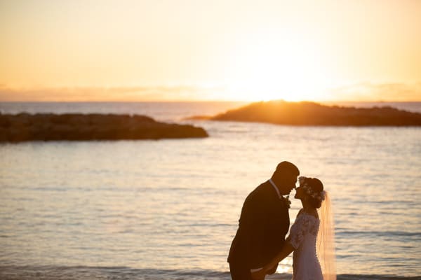 Hawaii wedding photography at Aulani by Visionari