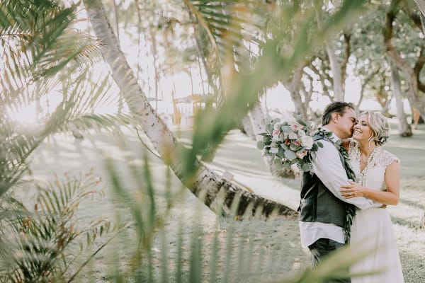 Hawaii wedding photography at Aulani by Visionari