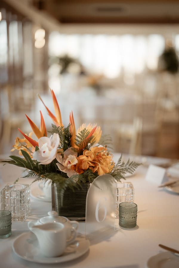Hawaii wedding photography at Halekulani by Visionari