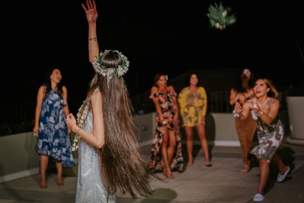 Hawaii wedding photography at Halekulani by Visionari