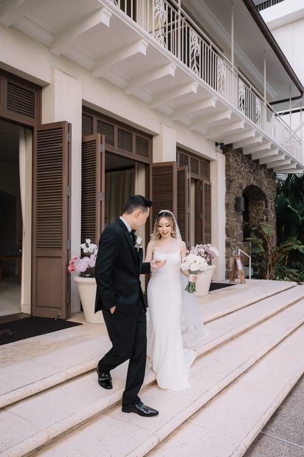 Hawaii wedding photography at Halekulani by Visionari