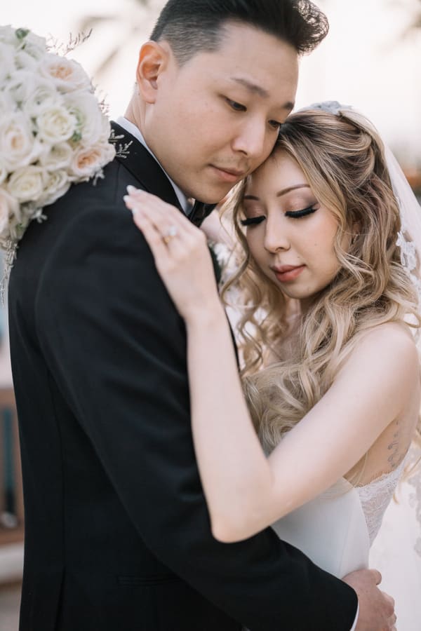 Hawaii wedding photography at Halekulani by Visionari