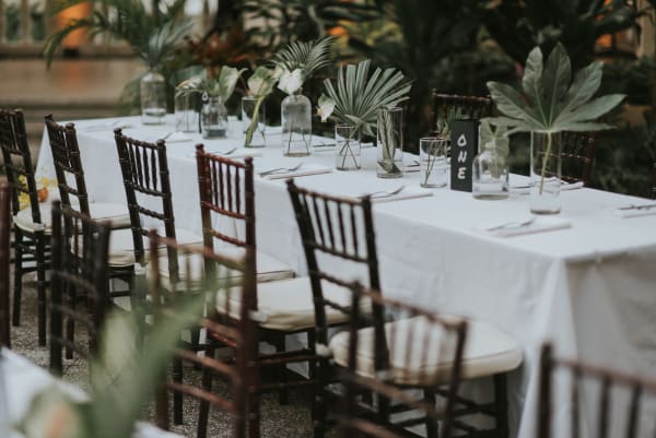 Hawaii wedding photography at Café Julia by Visionari