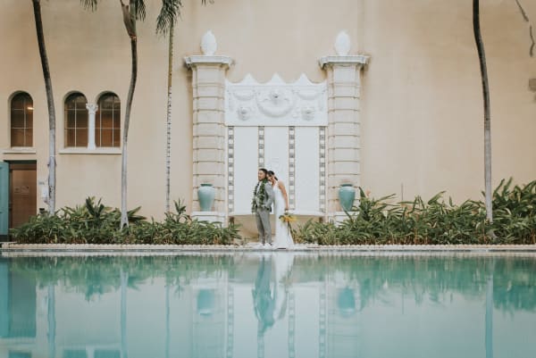 Hawaii wedding photography at Café Julia by Visionari