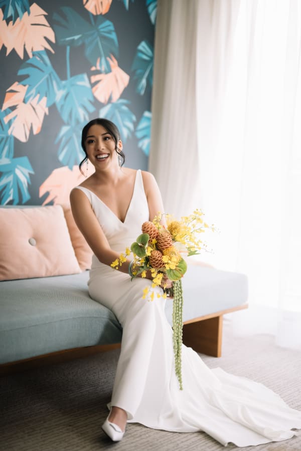 Hawaii wedding photography at Café Julia by Visionari