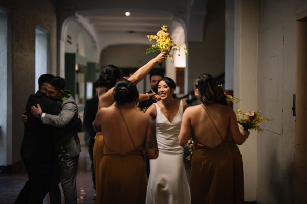 Hawaii wedding photography at Café Julia by Visionari