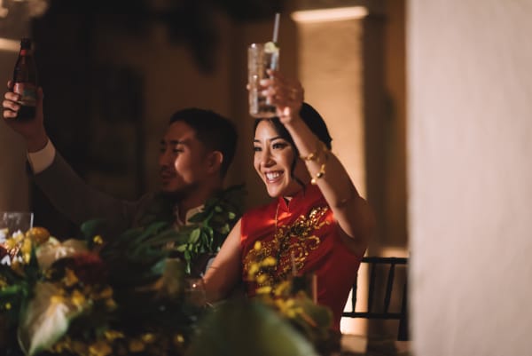 Hawaii wedding photography at Café Julia by Visionari
