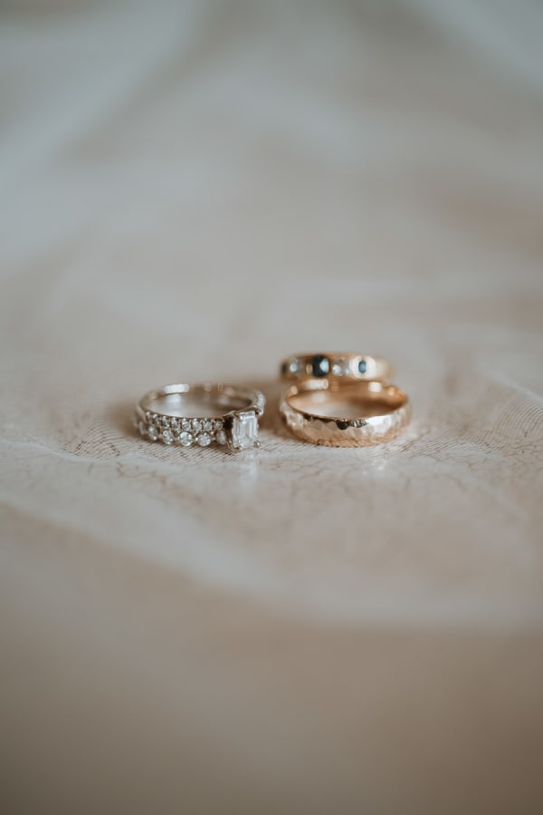 Hawaii wedding photography at Dillingham Ranch by Visionari