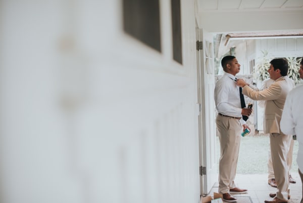 Hawaii wedding photography at Dillingham Ranch by Visionari