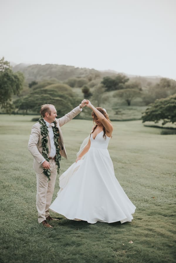 Hawaii wedding photography at Dillingham Ranch by Visionari