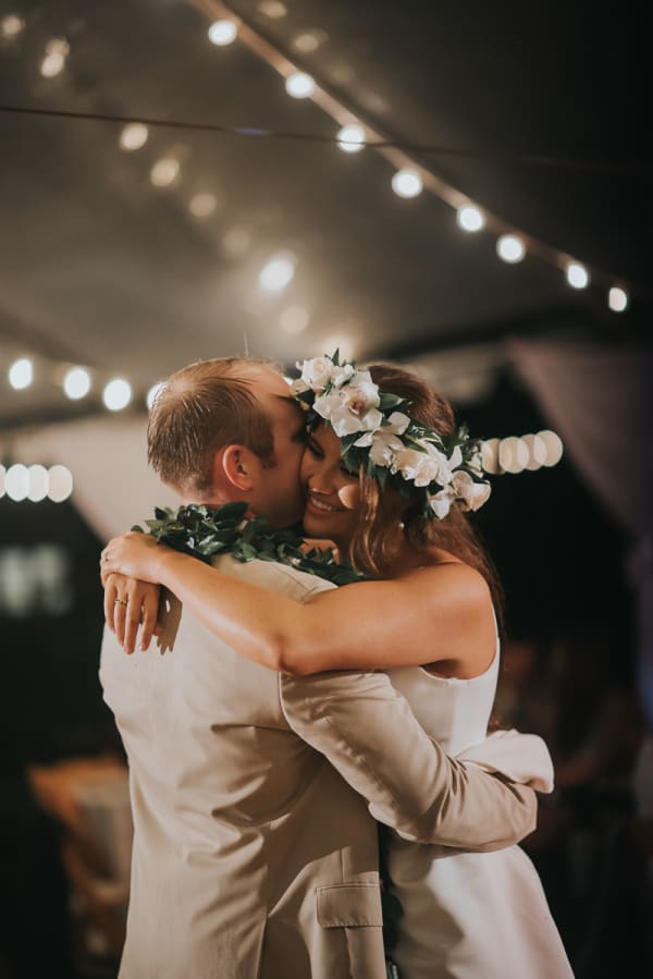 Hawaii wedding photography at Dillingham Ranch by Visionari