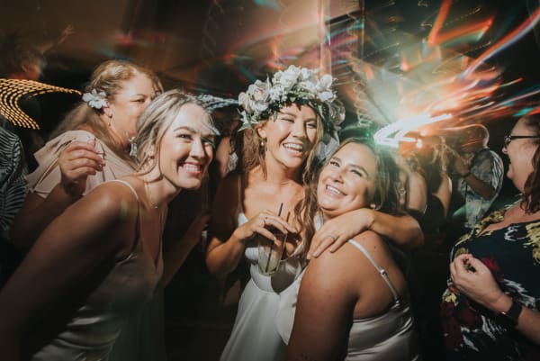 Hawaii wedding photography at Dillingham Ranch by Visionari