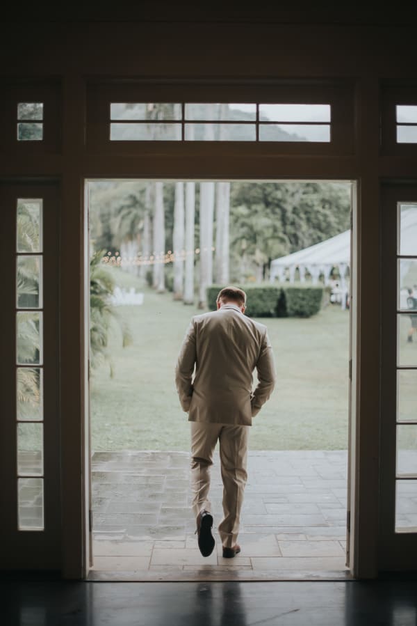 Hawaii wedding photography at Dillingham Ranch by Visionari
