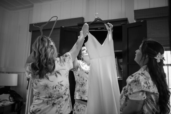 Hawaii wedding photography at Dillingham Ranch by Visionari
