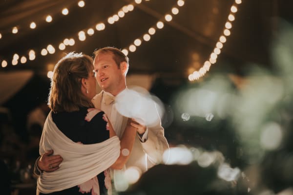 Hawaii wedding photography at Dillingham Ranch by Visionari