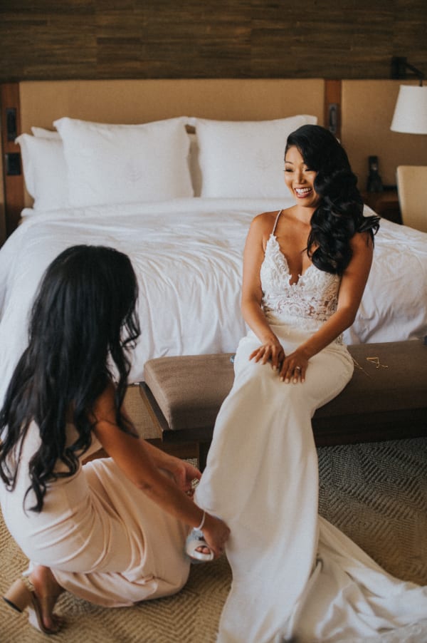 Hawaii wedding photography at Four Seasons Resort Oahu by Visionari