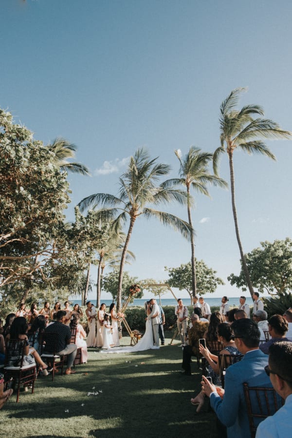 Hawaii wedding photography at Four Seasons Resort Oahu by Visionari