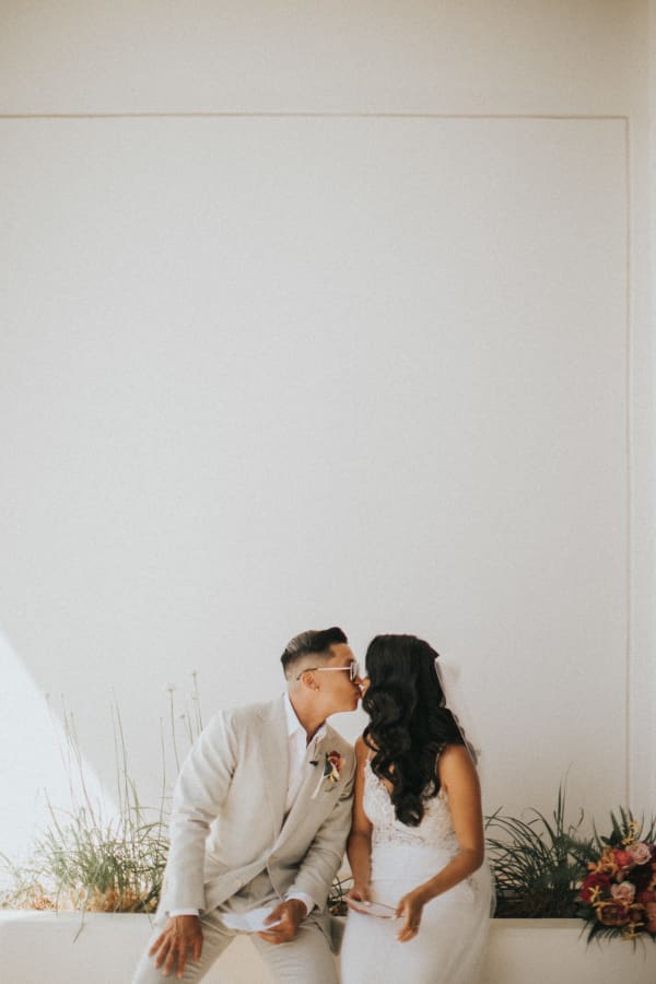 Hawaii wedding photography at Four Seasons Resort Oahu by Visionari