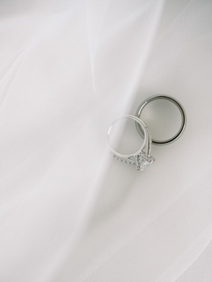 Hawaii wedding photography at The Kahala Hotel by Visionari
