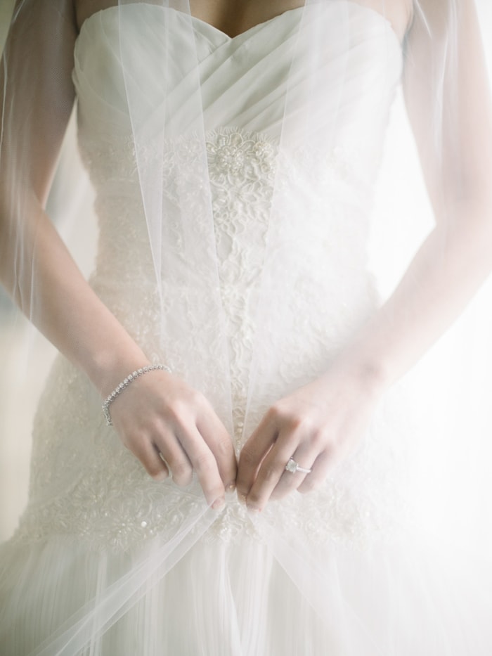 Hawaii wedding photography at The Kahala Hotel by Visionari