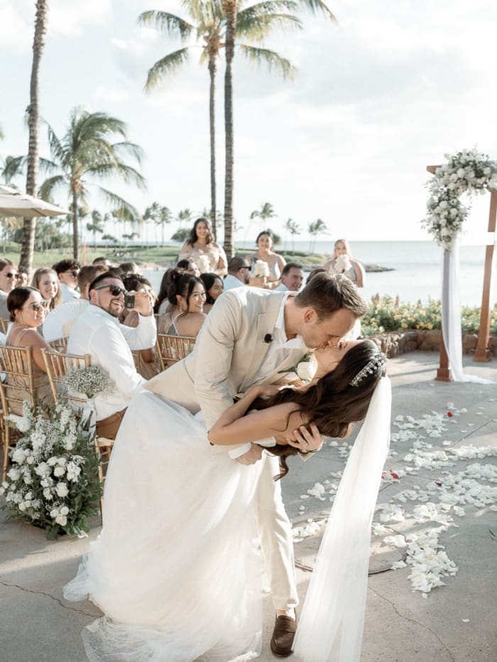 Hawaii wedding photography at Aulani by Visionari