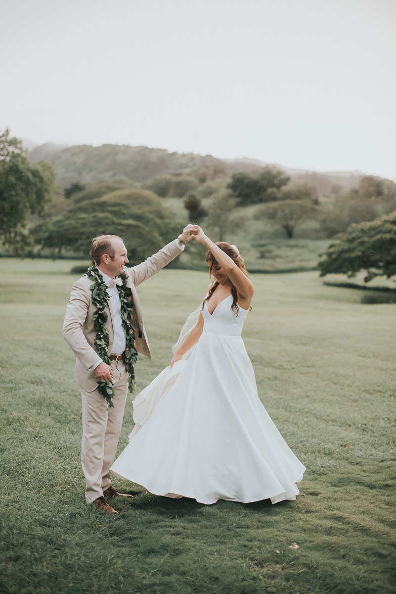 Hawaii wedding photography at Dillingham Ranch by Visionari