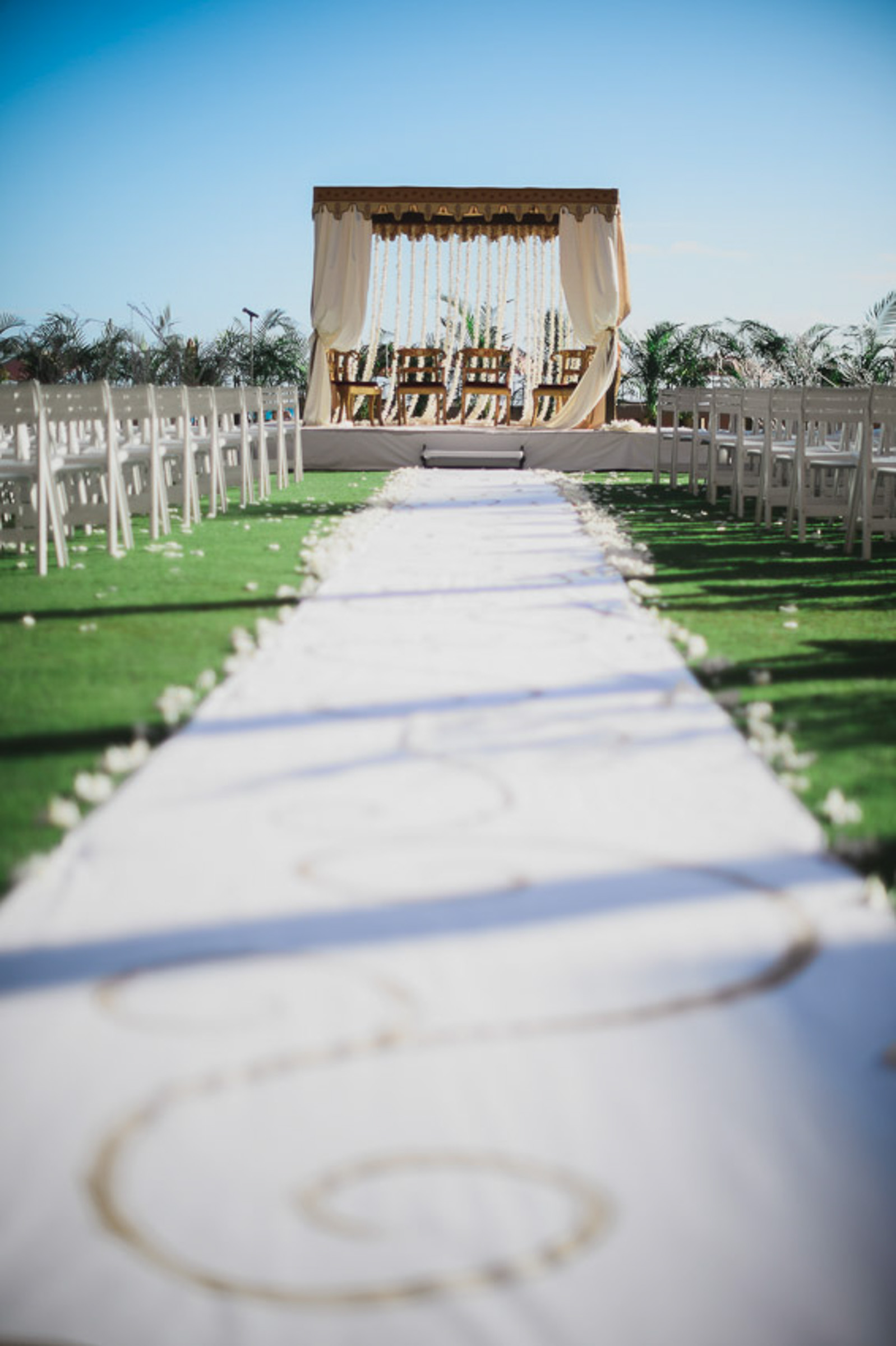 Hawaii wedding photography at Royal Hawaiian by Visionari