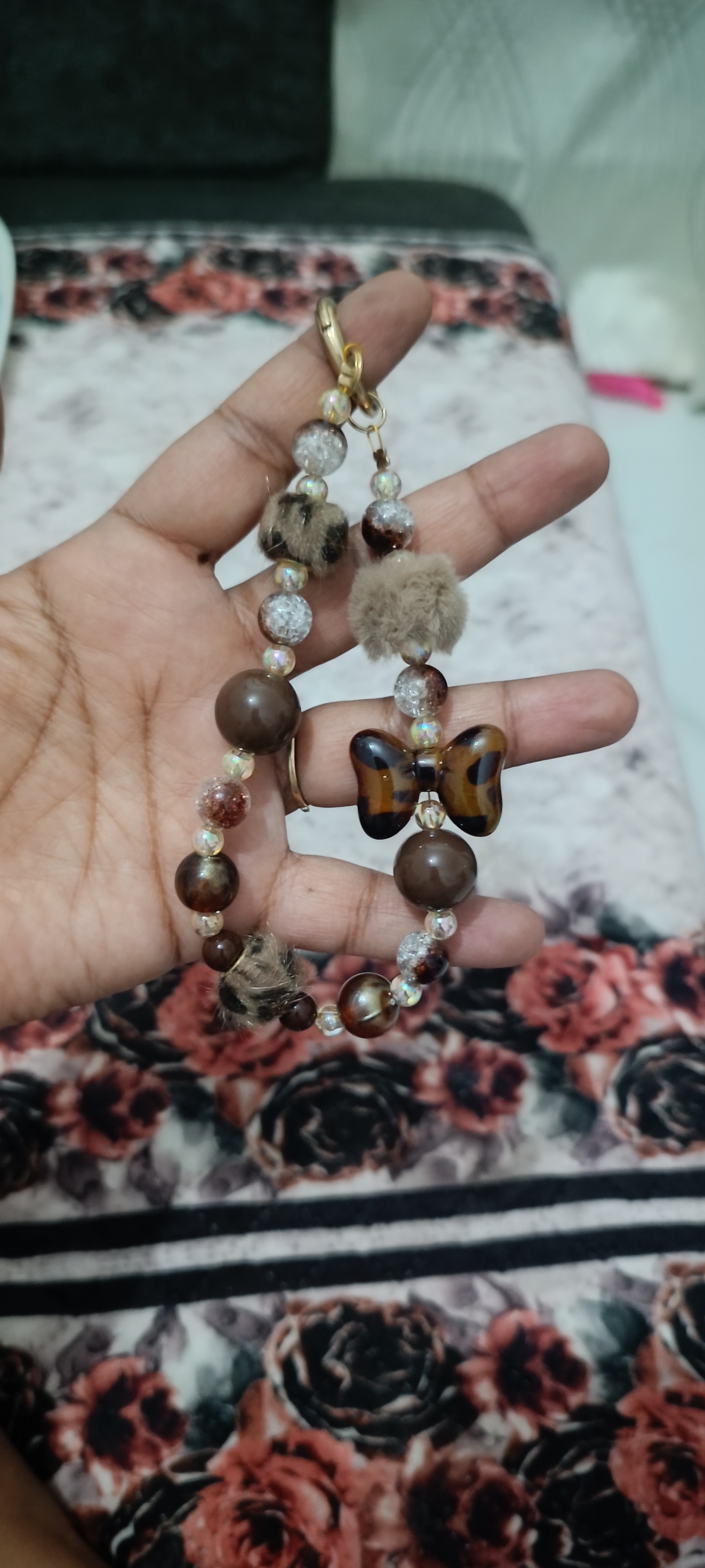 Trendy phone charm