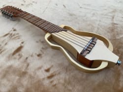 Charango Eléctrico / Silent vista 1