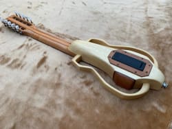 Charango Eléctrico / Silent vista 4