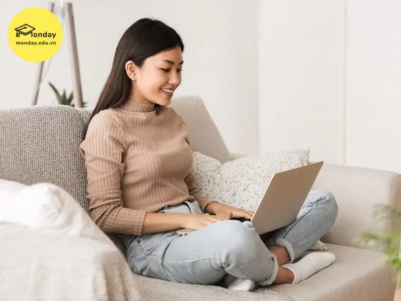 Con gái học cao đẳng nên học ngành gì? Top ngành hot trend